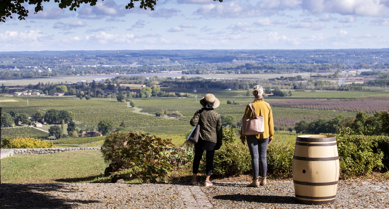 Stroll in the vineyard of Château de Monbazillac ©Stéphane Monserrant