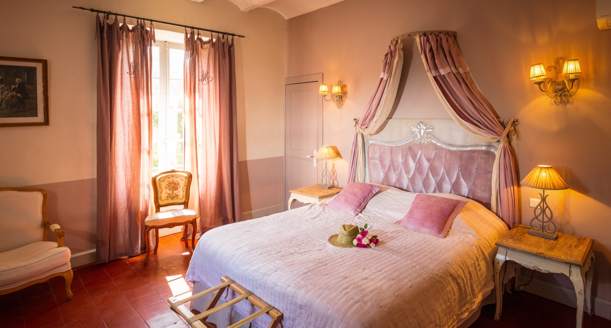 Delightful rooms in the Languedoc wine region ©Château le Bouïs