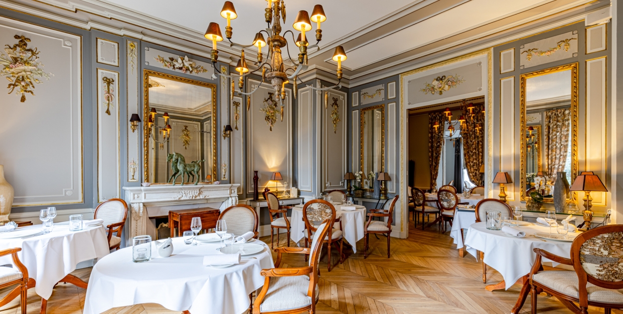Le Restaurant Clos du Cèdre en Bourgogne © Christopne Fouquin