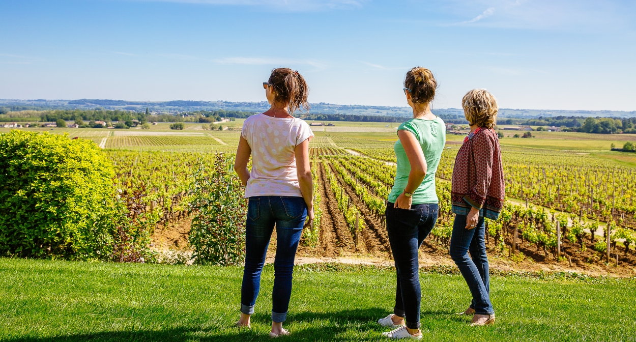 Balade dans les villages viticoles de Nouvelle-Aquitaine @agence les conteurs