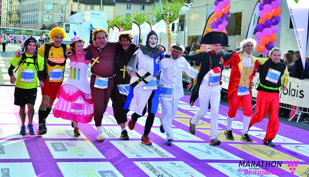 Runners come from the four corners of the globe to take part in the 13 km du Rhône in disguise © Marathon International du Beaujolais