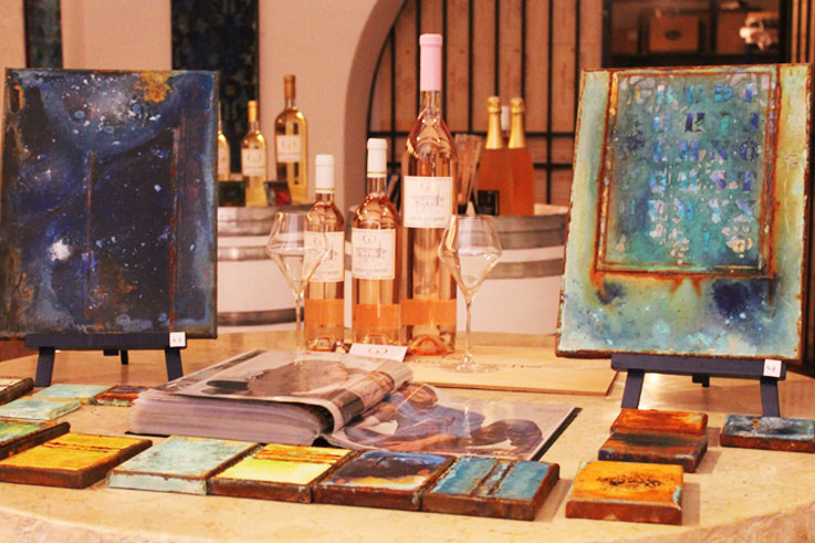 Art et vin expositions dans vignoble de provence ©DR