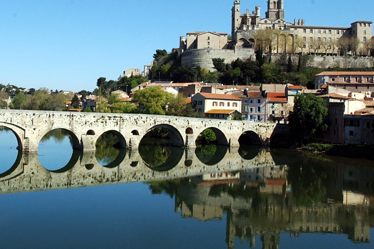 Féria de Béziers cathedrale pont vieux wines of pays d'Oc ©Inter Oc