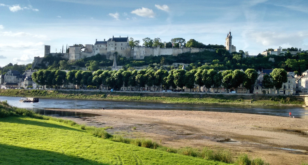 The Royal Fortress of Chinon and the Vienne river © C. Decure- CRT Centre Val de Loire
