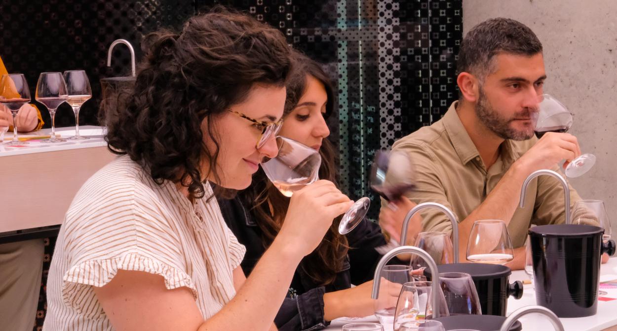 Atelier dégustation de vin à la Cité du Vin de Bordeaux