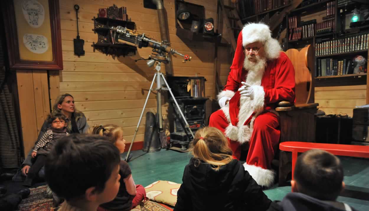 The world of Father Christmas © C. Manquillet