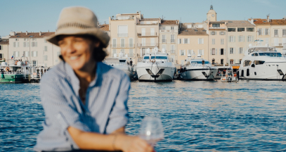 Watch the sunset from a "Pointu" boat in Saint-Tropez @BeyondTheWine / EliaKuhnPhotographe