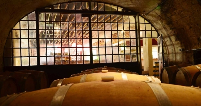 Tour of underground wine cellars in Val de Loire ©Ackerman