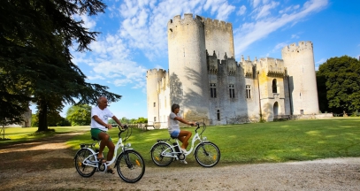 Route des vins à vélo Sauternes et Graves Bordeaux ©PH Labeguerie Chateau Roquetaillade