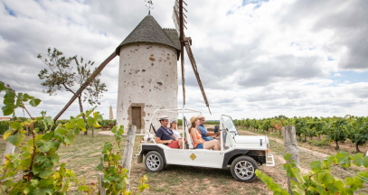 En voiturette électrique dans les vignes du vignoble Mourat © simonbourcier.com-Vendée Expansion