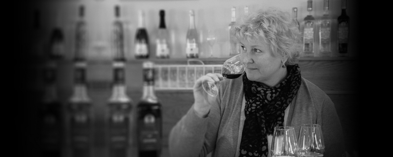 Brigitte Guiet Head of the wine cellar at Chateau de Berne cotes de provence ©DR