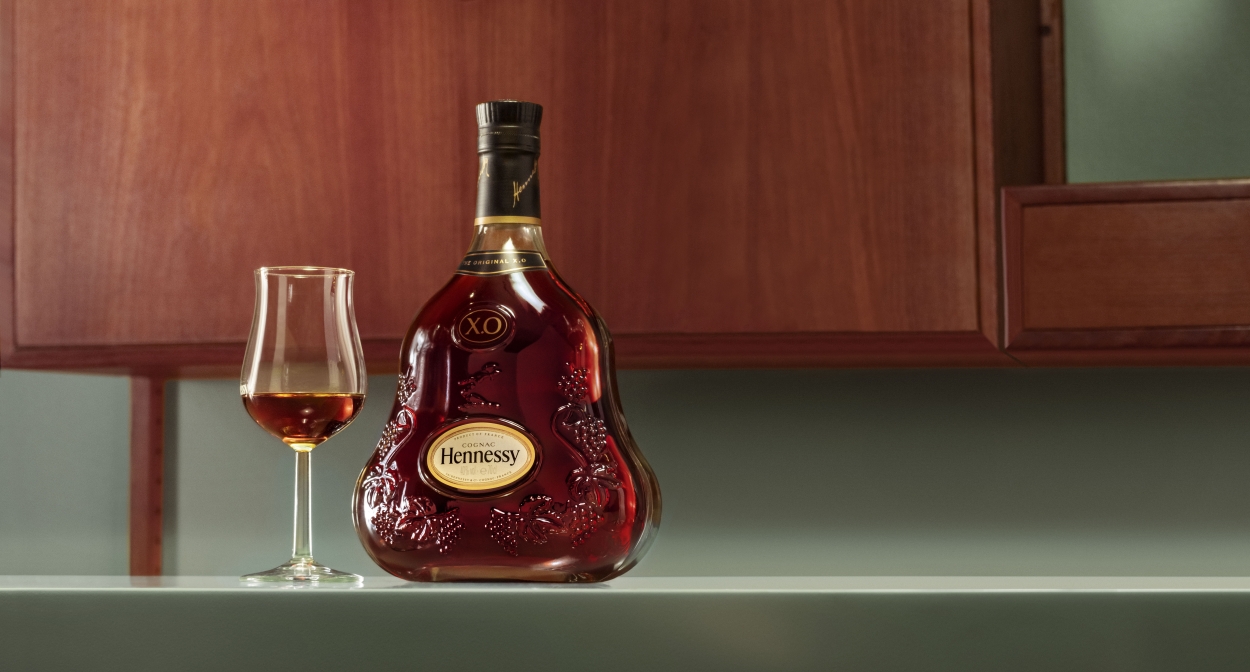 Eaux de vie and Hennessy XO cognac ©Jas Hennessy & Co / Extreme / Jean-Philippe Lebee